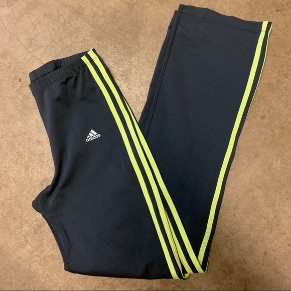 adidas Pants - ✨Wmns Adidas Sweatpants ✨